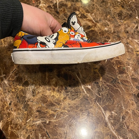 Disney Mickey & friends vans - Picture 5 of 7